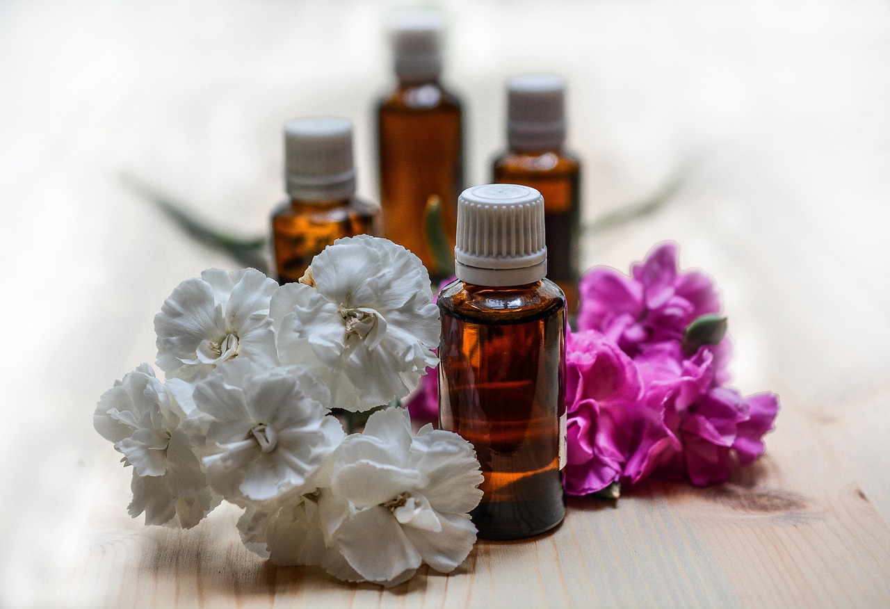 Amyris vs Sandalwood Oil: Scent, Price, and When to Use Each