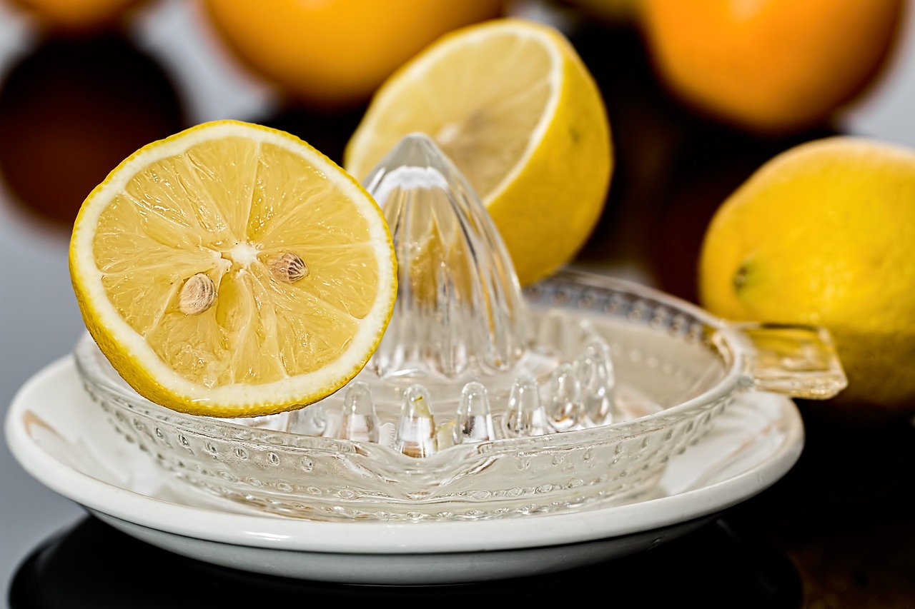 How to Blend Amyris with Citrus, Spice, and Floral Oils